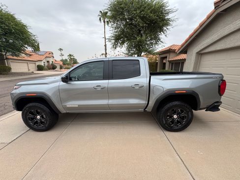 Used 2024 GMC Canyon Elevation w/ Elevation Premium Package AWD/4WD image 2