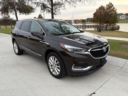 Used 2018 Buick Enclave Premium w/ Experience Buick Package image 5