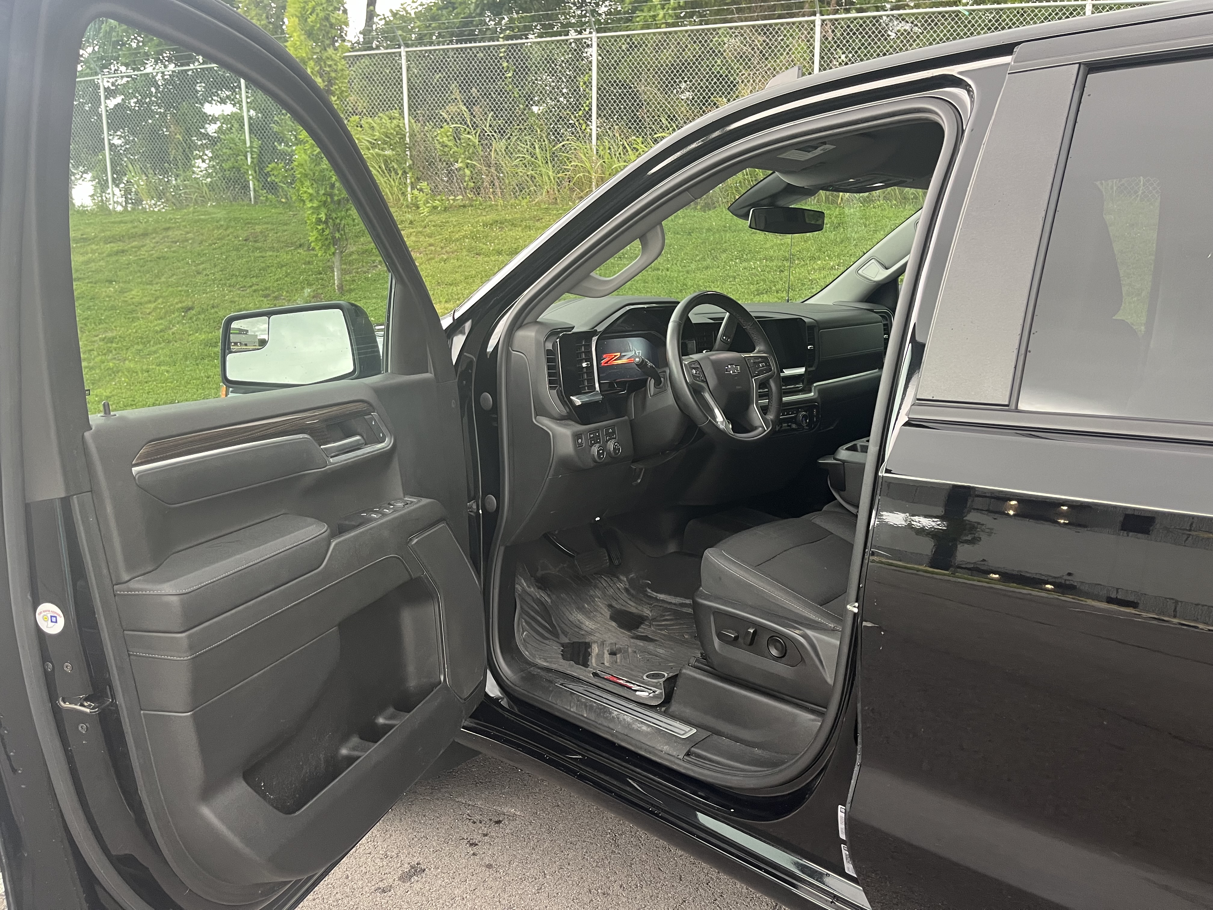 Used 2023 Chevrolet Silverado 1500 RST AWD/4WD image 13