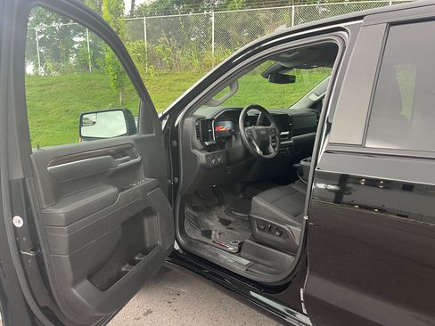Used 2023 Chevrolet Silverado 1500 RST AWD/4WD image 13