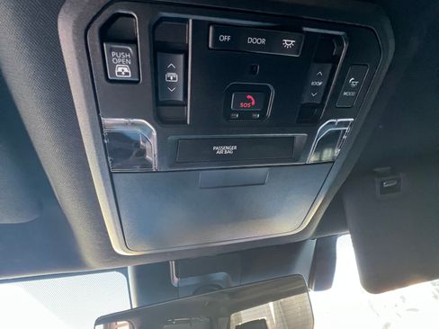 Used 2022 Toyota Tundra Platinum image 16