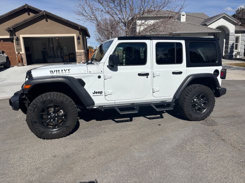 Used 2024 Jeep Wrangler Unlimited Sport image 4