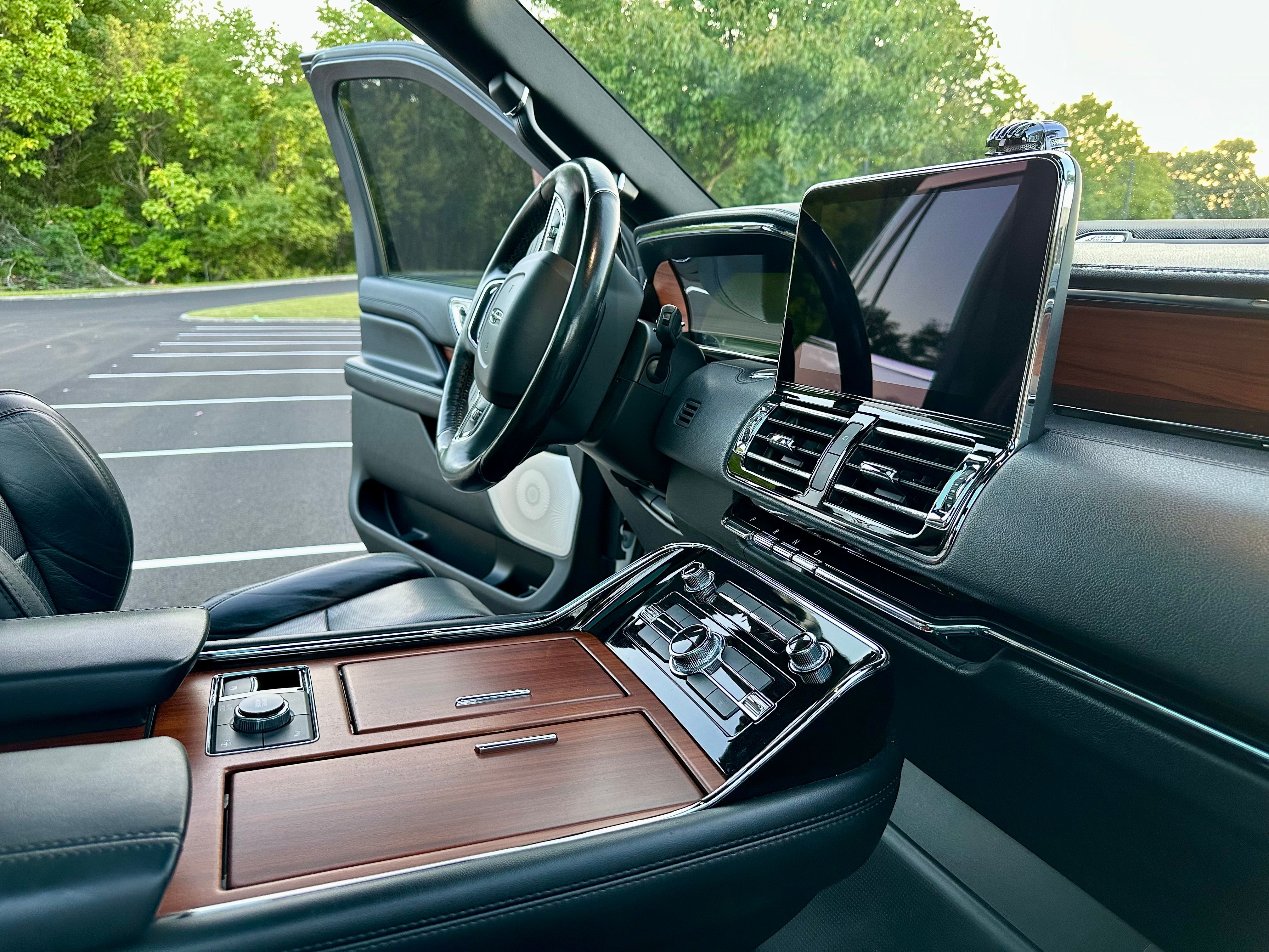 Used 2019 Lincoln Navigator L Reserve AWD/4WD image 23