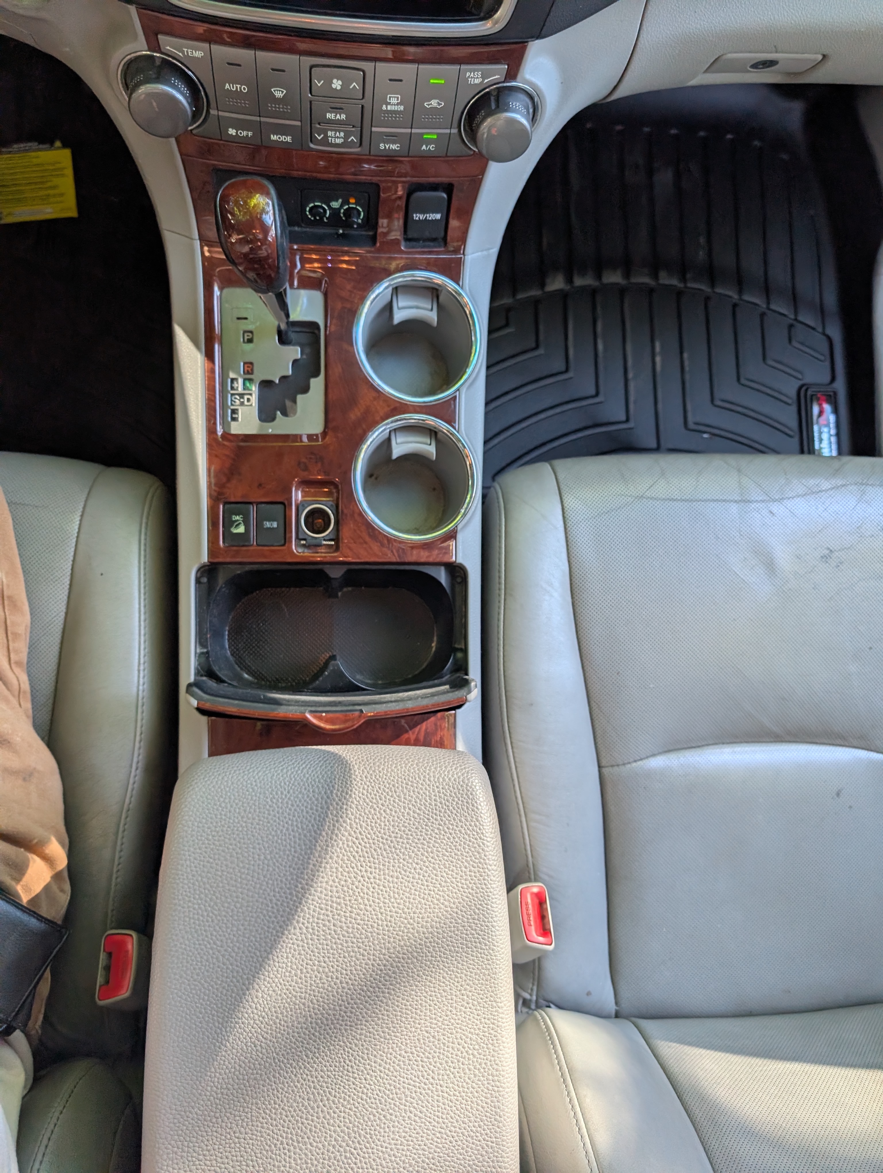 Used 2013 Toyota Highlander Limited AWD/4WD image 16
