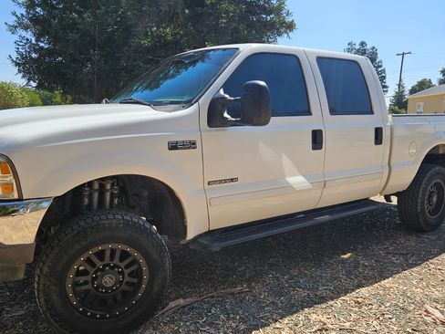 Used 2002 Ford F250 4x4 Crew Cab Super Duty image 1