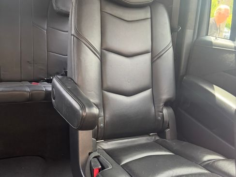 Used 2015 Cadillac Escalade ESV Platinum AWD/4WD image 12