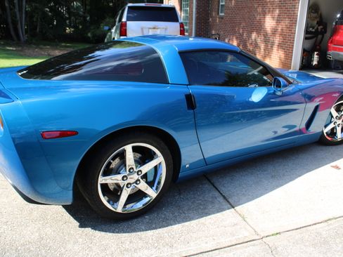 Used 2008 Chevrolet Corvette Coupe w/ Preferred Equipment Group RWD image 5
