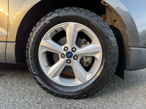 Used 2019 Ford Edge SE w/ SE Fleet Driver's Package FWD image 13