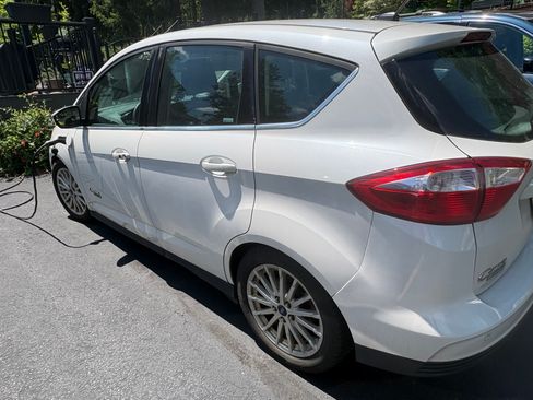Used 2016 Ford C-MAX Energi SEL w/ Equipment Group 302A FWD image 5