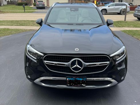 Used 2024 Mercedes-Benz GLC 300 4MATIC image 2