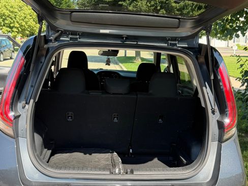 Used 2024 Kia Soul LX w/ Option Group 015 FWD image 12