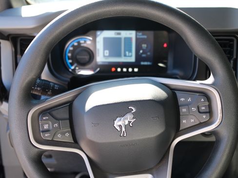 Used 2022 Ford Bronco 4-Door image 8