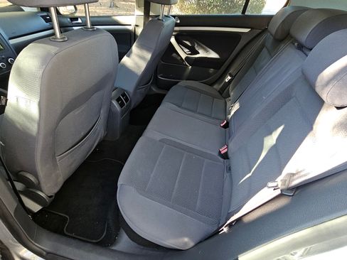 Used 2008 Volkswagen Rabbit S image 12