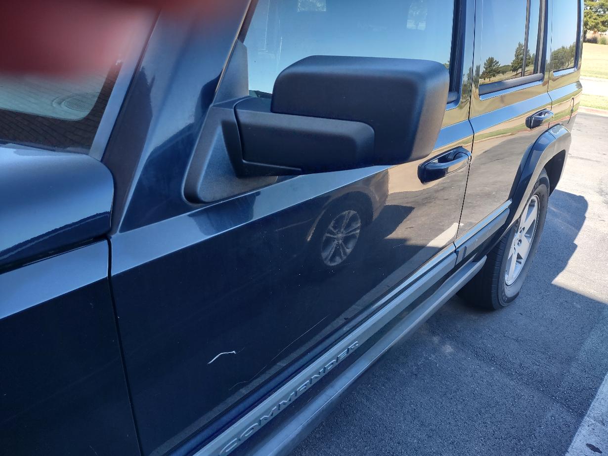 Used 2008 Jeep Commander Sport RWD image 4