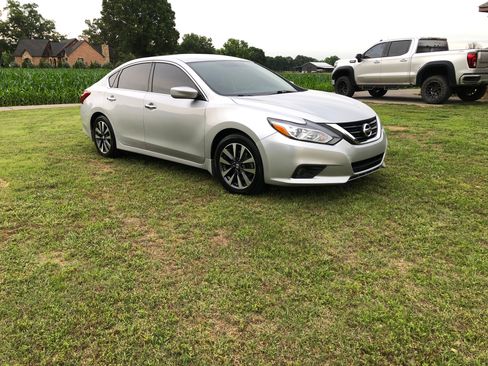 Used 2017 Nissan Altima 2.5 SV FWD image 6