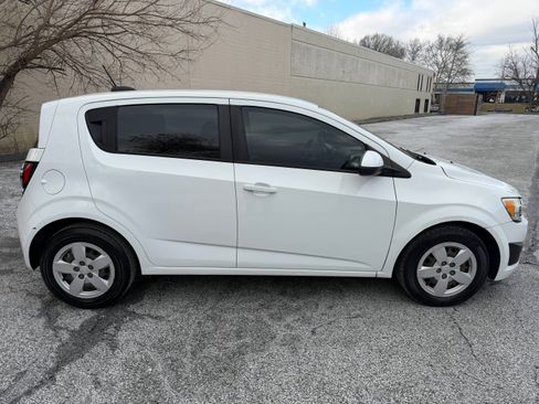Used 2016 Chevrolet Sonic LS image 2