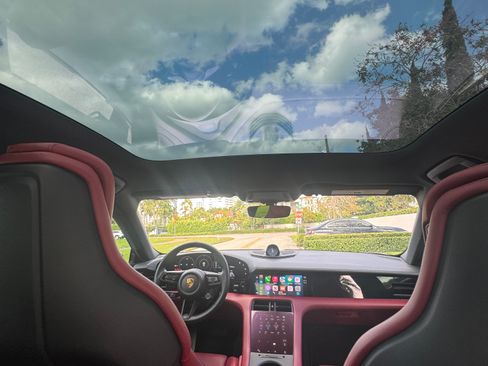 Used 2020 Porsche Taycan 4S image 12