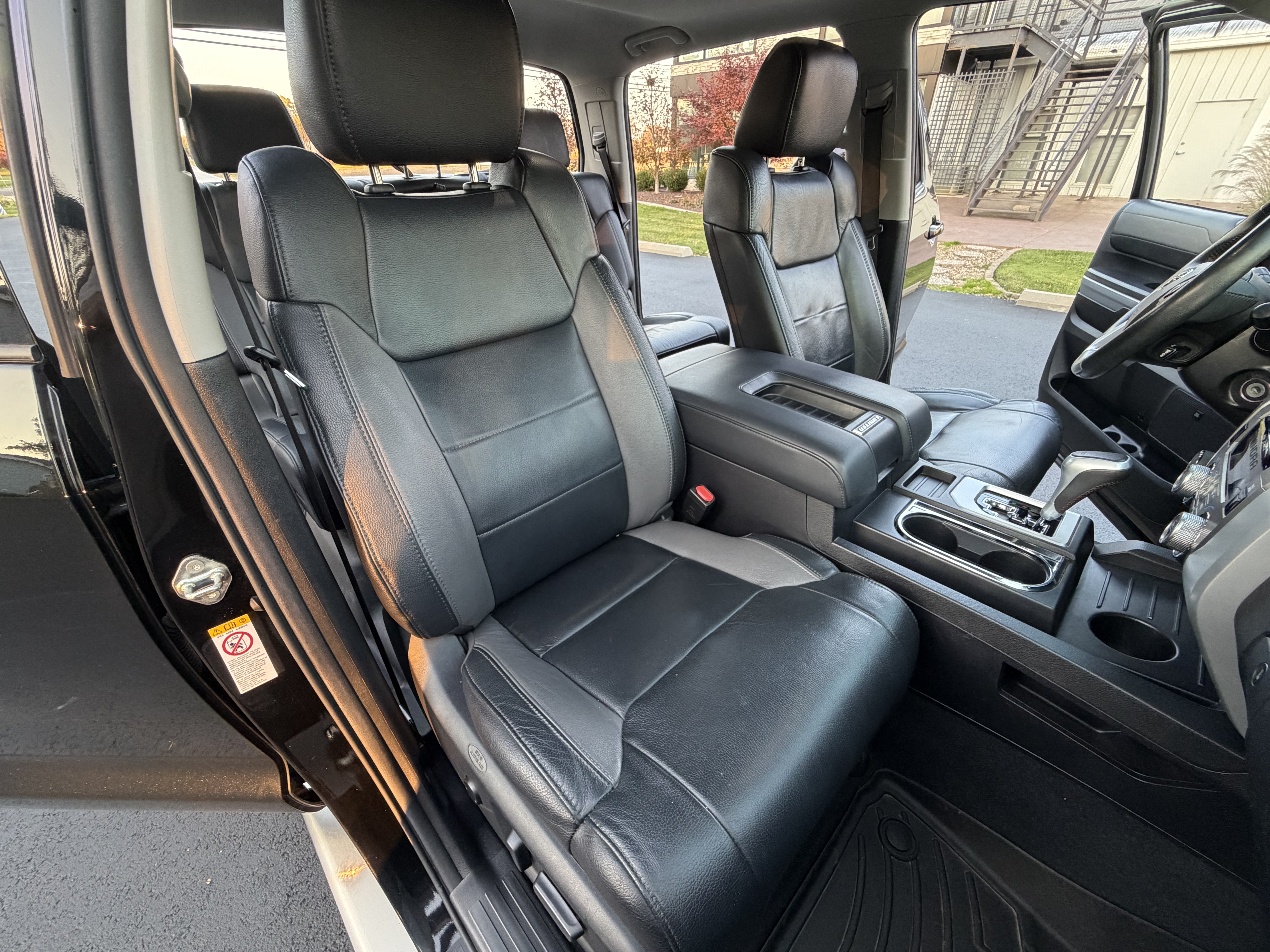 Used 2019 Toyota Tundra Limited w/ Limited Premium Package AWD/4WD image 26