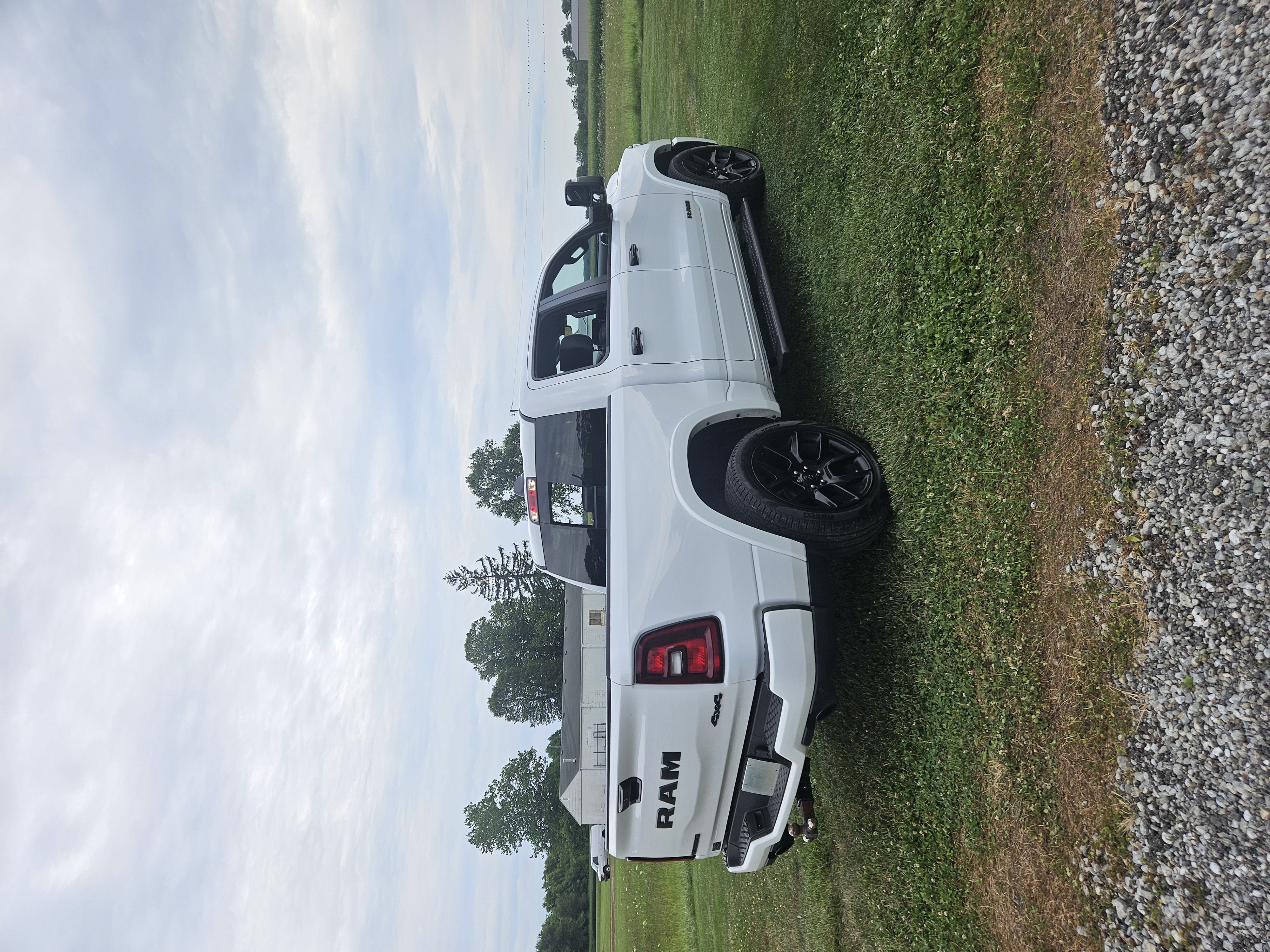 Used 2025 RAM 1500 Laramie w/ Night Edition AWD/4WD image 8
