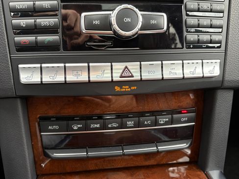Used 2014 Mercedes-Benz E 350 Sedan image 15