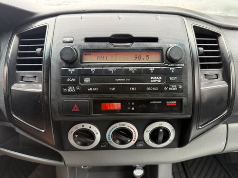 Used 2010 Toyota Tacoma 2WD Regular Cab image 10
