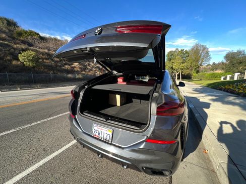 Used 2022 BMW X6 xDrive40i w/ Executive Package image 9