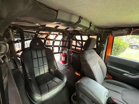 Used 2013 Jeep Wrangler Rubicon w/ PWR Convenience Group AWD/4WD image 14