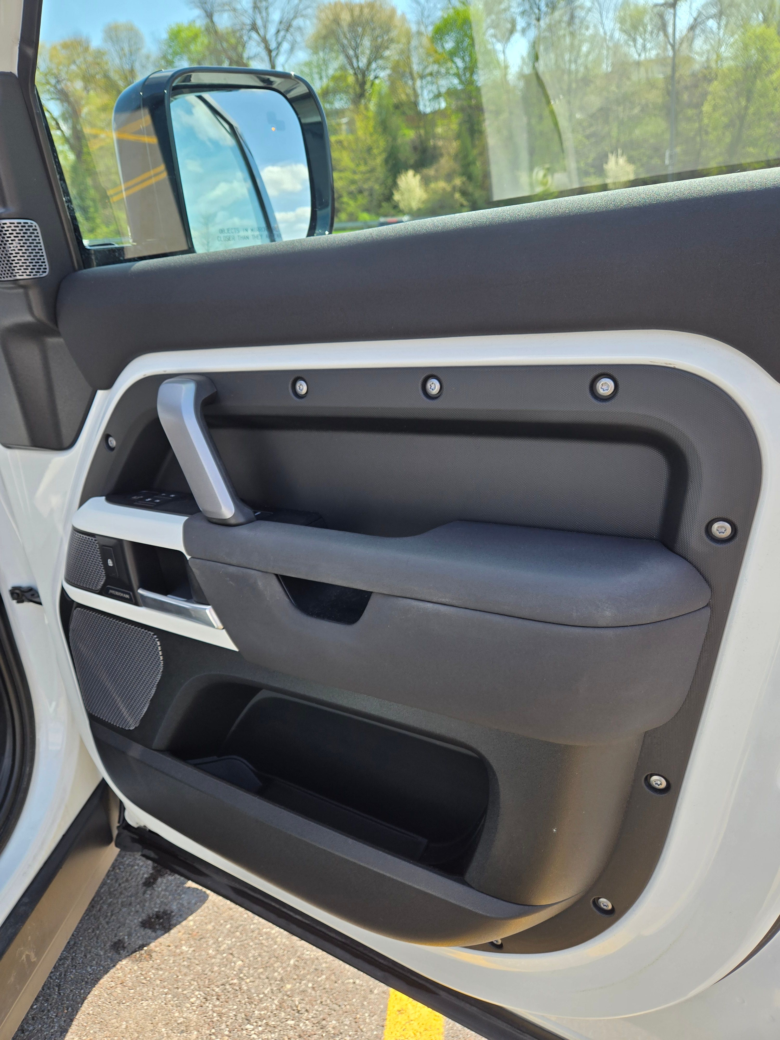 Used 2021 Land Rover Defender 110 X-Dynamic SE AWD/4WD image 23