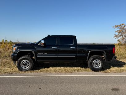 Used 2019 GMC Sierra 2500 Denali w/ Duramax Plus Package