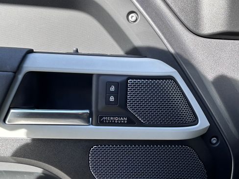 Used 2023 Land Rover Defender 110 SE AWD/4WD image 14