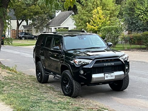 Used 2021 Toyota 4Runner TRD Off-Road Premium AWD/4WD image 5