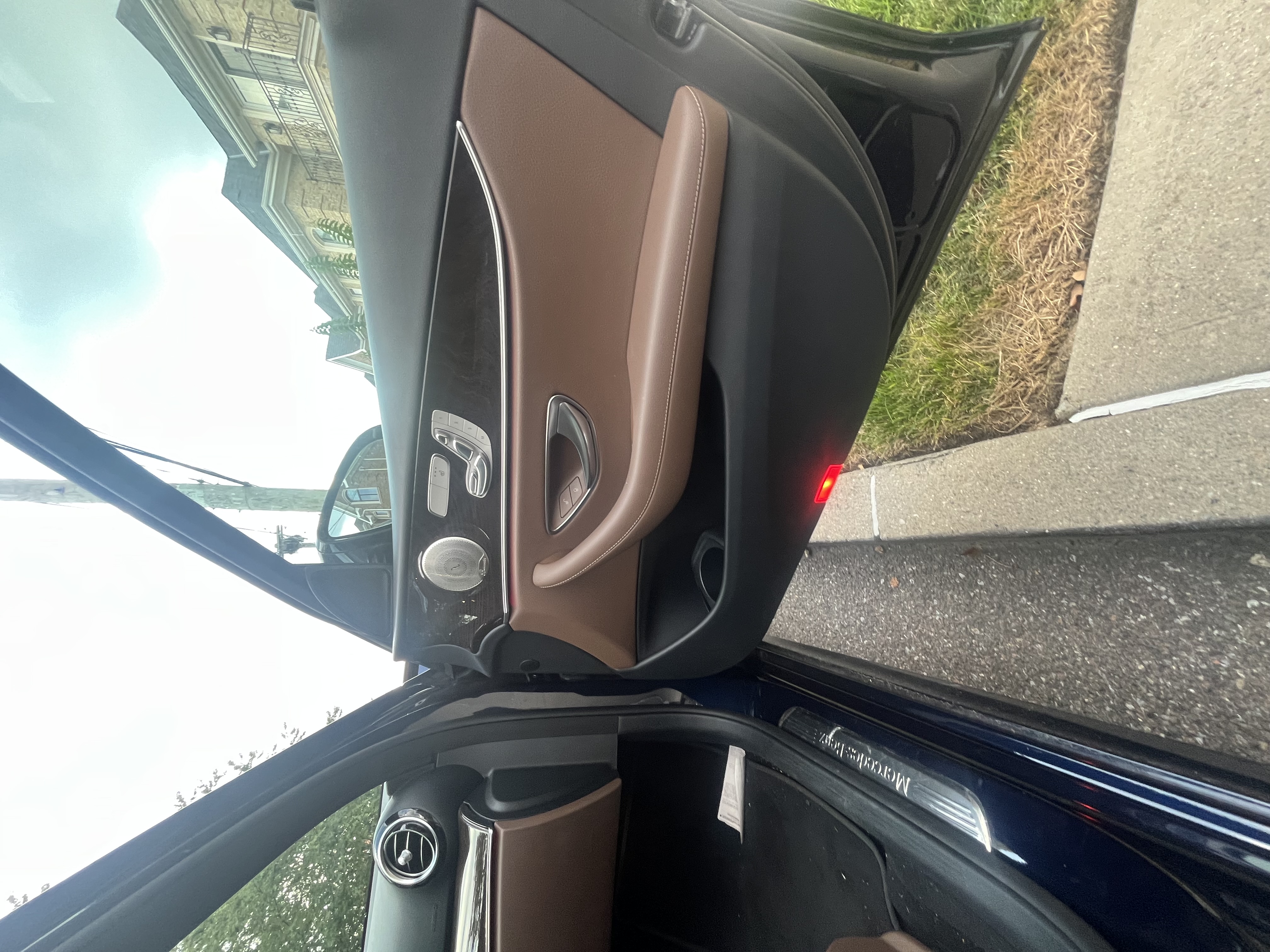 Used 2021 Mercedes-Benz E 350 4MATIC Sedan image 5
