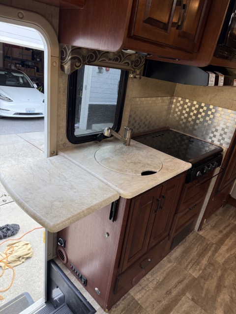 Used 2014 Mercedes-Benz Sprinter 3500 image 13