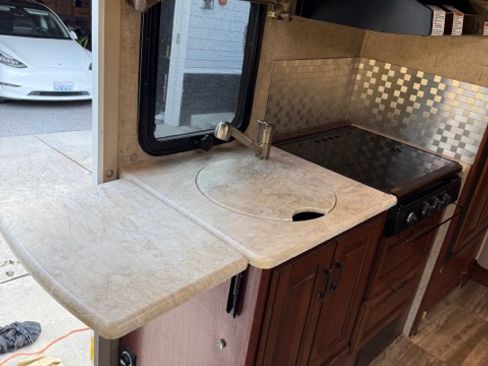 Used 2014 Mercedes-Benz Sprinter 3500 image 13