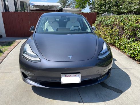 Used 2019 Tesla Model 3 Standard Range Plus image 5