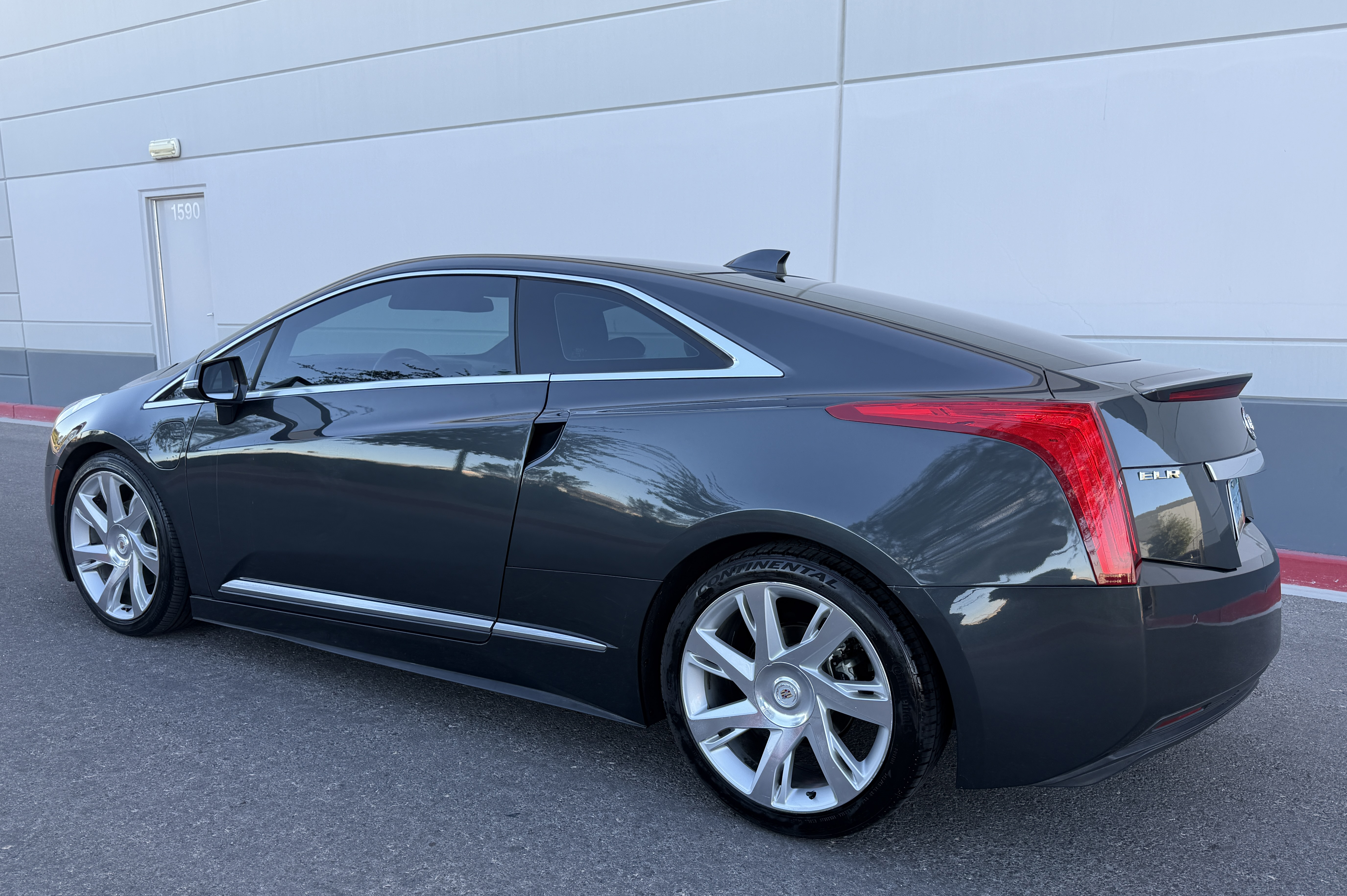 Used 2014 Cadillac ELR FWD image 2