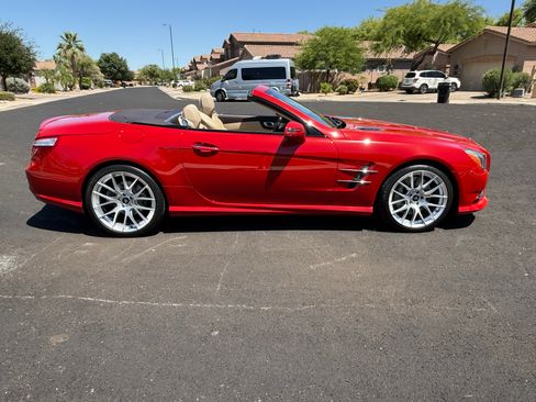 Used 2013 Mercedes-Benz SL 550 image 2