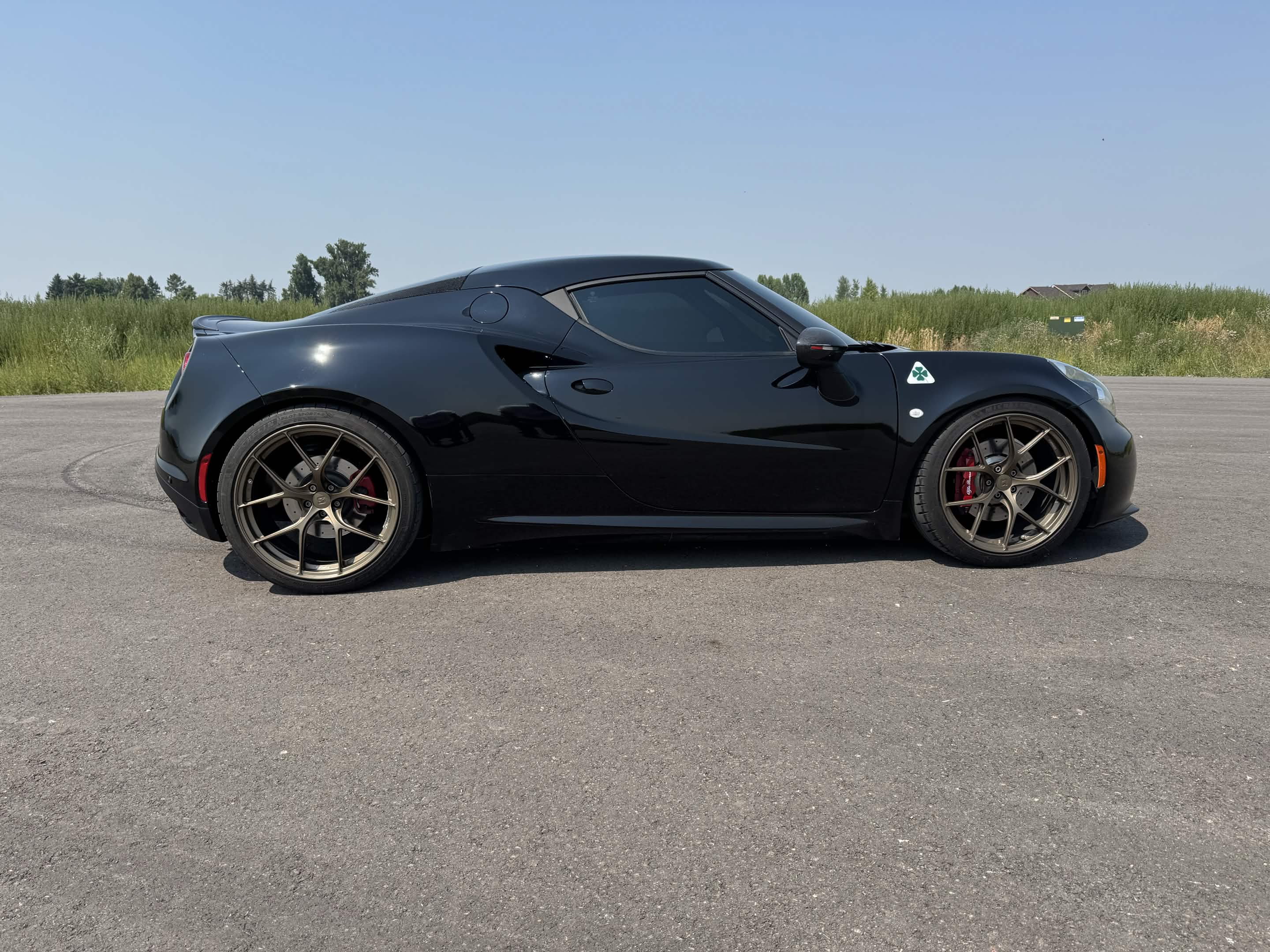Used 2017 Alfa Romeo 4C Coupe w/ Coupe Track Package 1 RWD image 4