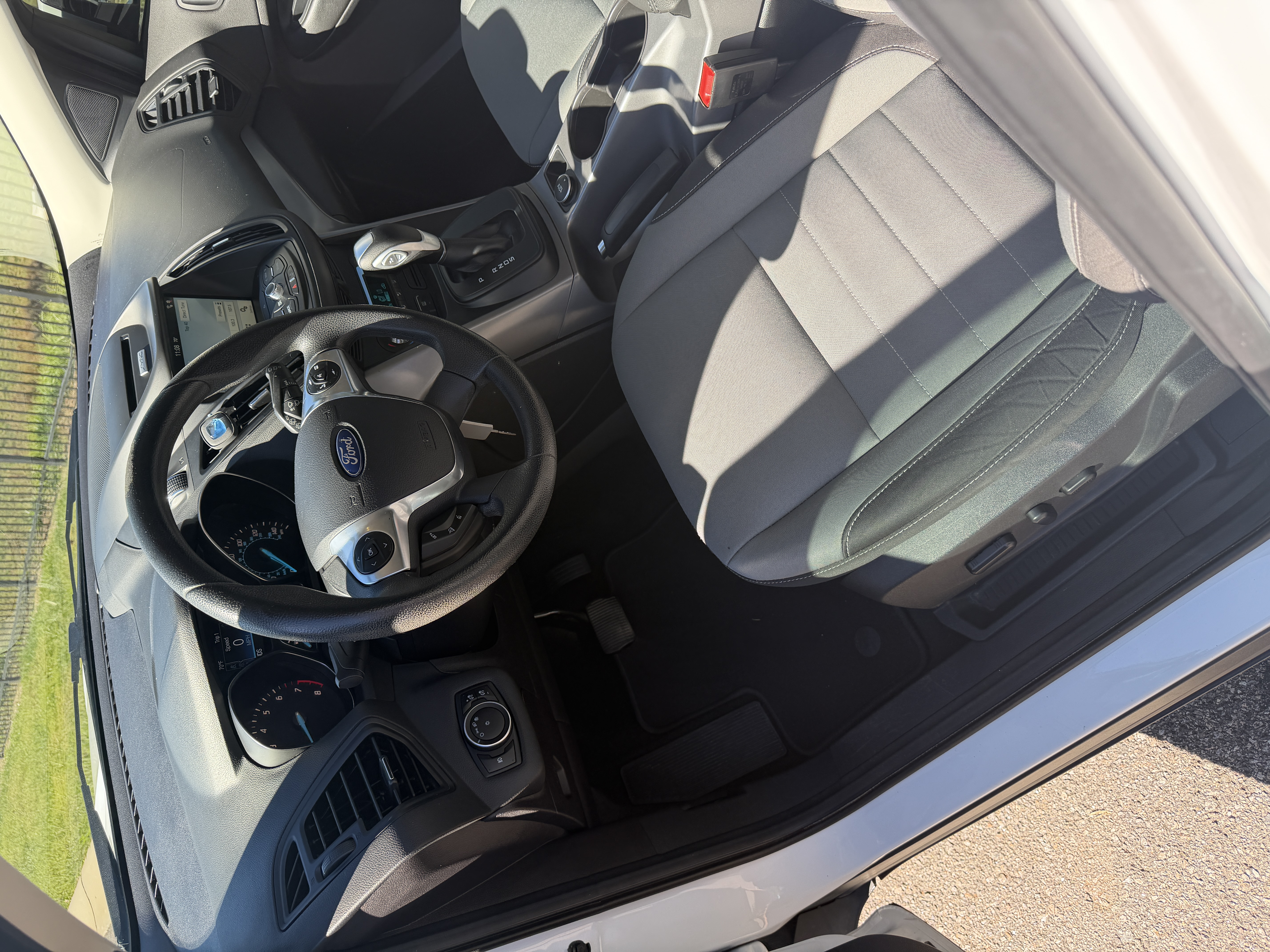 Used 2016 Ford Escape SE w/ Equipment Group 201A FWD image 17