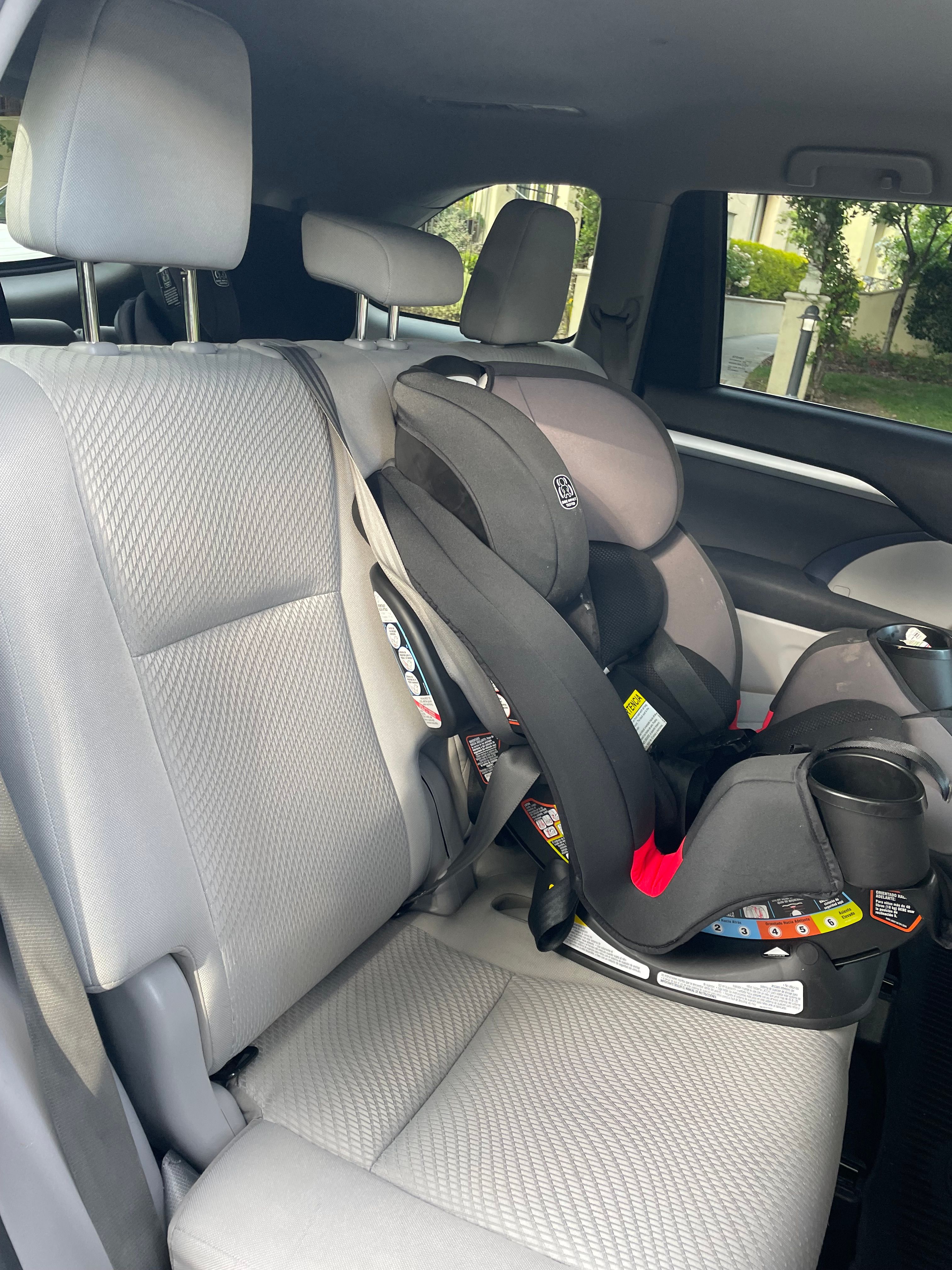 Used 2019 Toyota Highlander LE FWD image 11