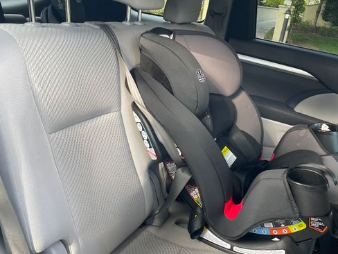Used 2019 Toyota Highlander LE FWD image 11