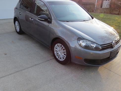 Used 2012 Volkswagen Golf 4-Door image 4