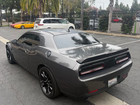 Used 2016 Dodge Challenger SXT w/ Blacktop Package RWD image 1