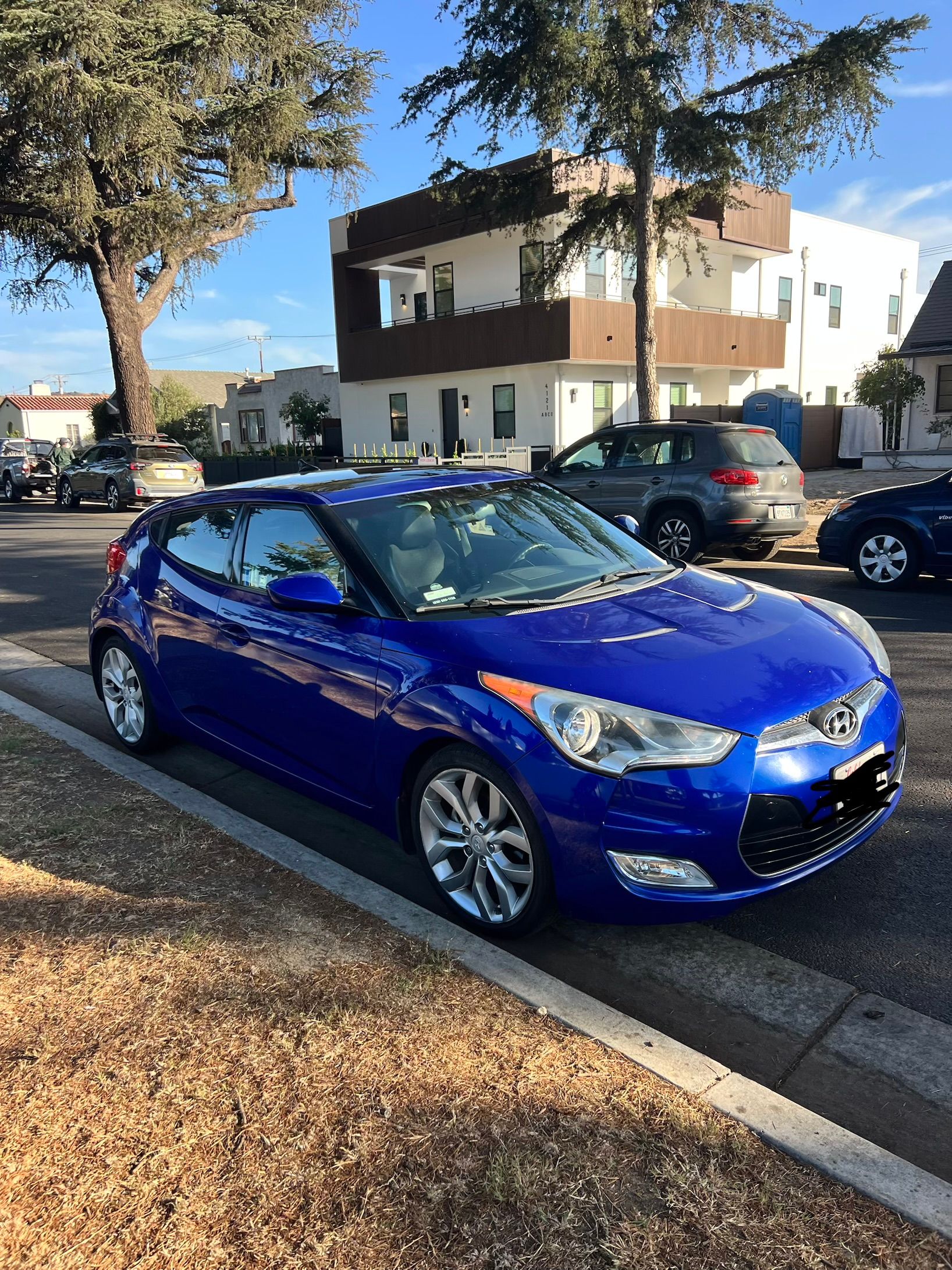 Used 2012 Hyundai Veloster w/ Style Pkg FWD image 8
