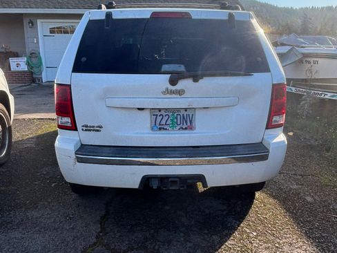 Used 2008 Jeep Grand Cherokee Limited w/ Trailer Tow Group IV image 5