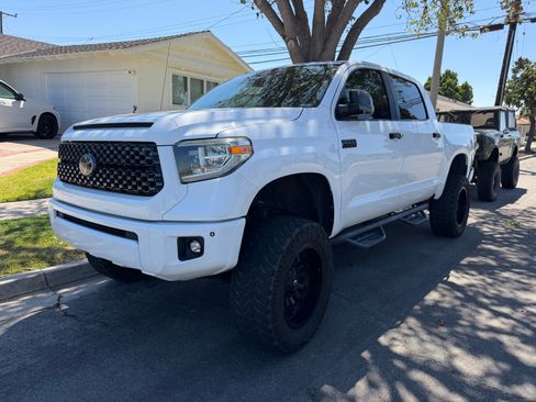 Used 2018 Toyota Tundra Platinum AWD/4WD image 1