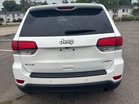 Used 2020 Jeep Grand Cherokee Laredo w/ Security & Convenience Group AWD/4WD image 5