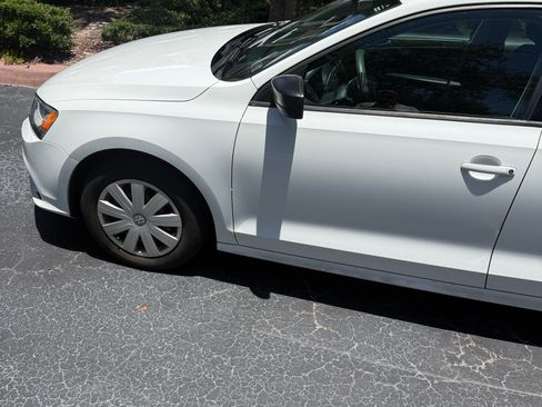 Used 2016 Volkswagen Jetta S FWD image 2