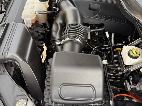 Used 2021 Ford F150 XLT w/ Equipment Group 302A High image 15