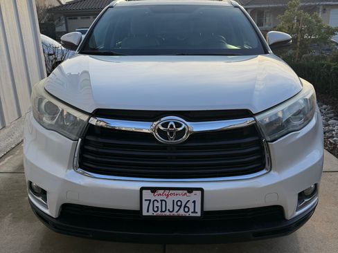 Used 2014 Toyota Highlander Limited image 1